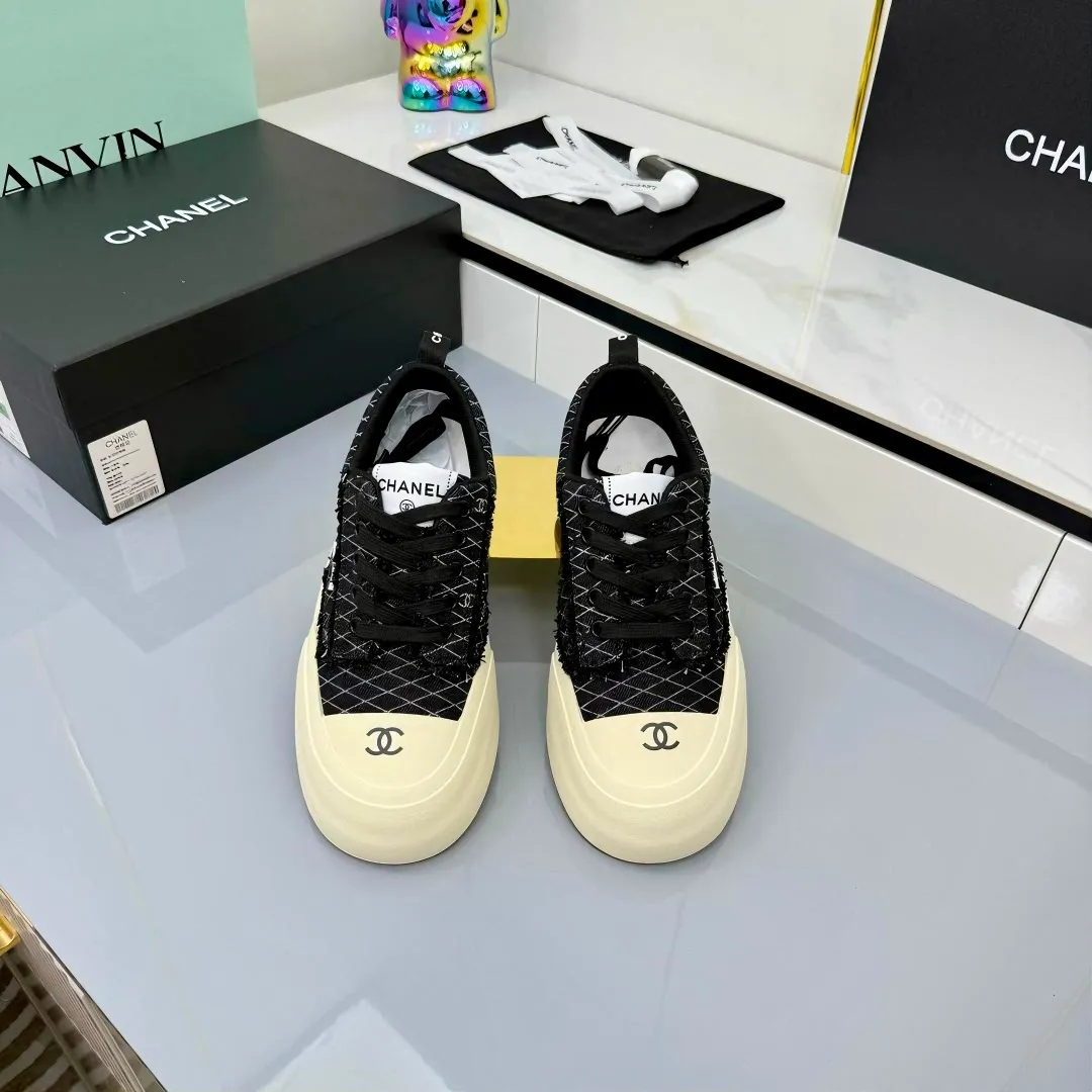 👟👟Ex-factory price 600👟👟 Chanel bread shoes ~ original calfskin panda shoes Chanel 25C latest hot style panda black and white sports shoes casual sneakers Xiaoxiang hot item classic black and white panda color coco girls must pay Fabric: original custom mixed sheepskin lining: original imported breathable mesh lining outsole: Original molded rubber + TPU combination Size: Women's 35-41 Buy now👉